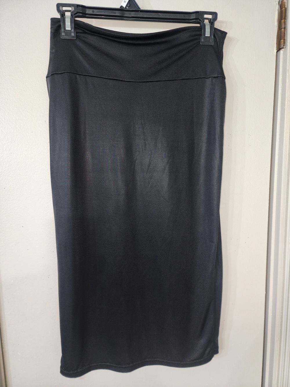 Sleek Faux Like Fabric Bery Soft & Light Black Pencil Skirt
